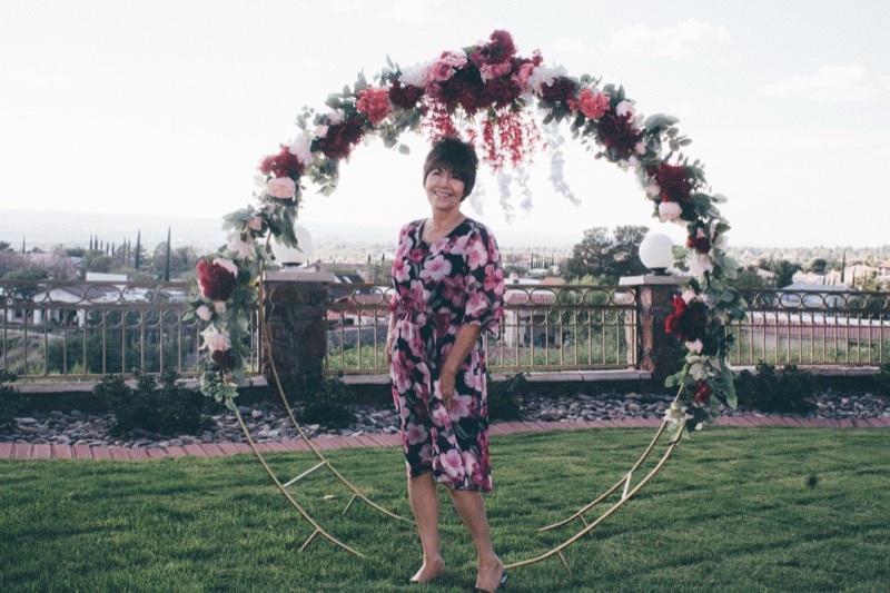 Portrait at the floral arch